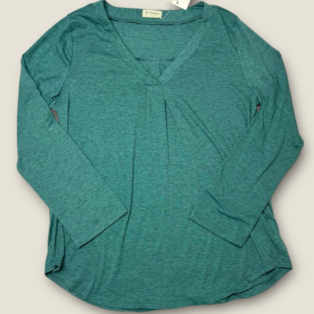 NWT Bulotus Chic Teal Long Sleeve V-Neck Top Size‎ Large